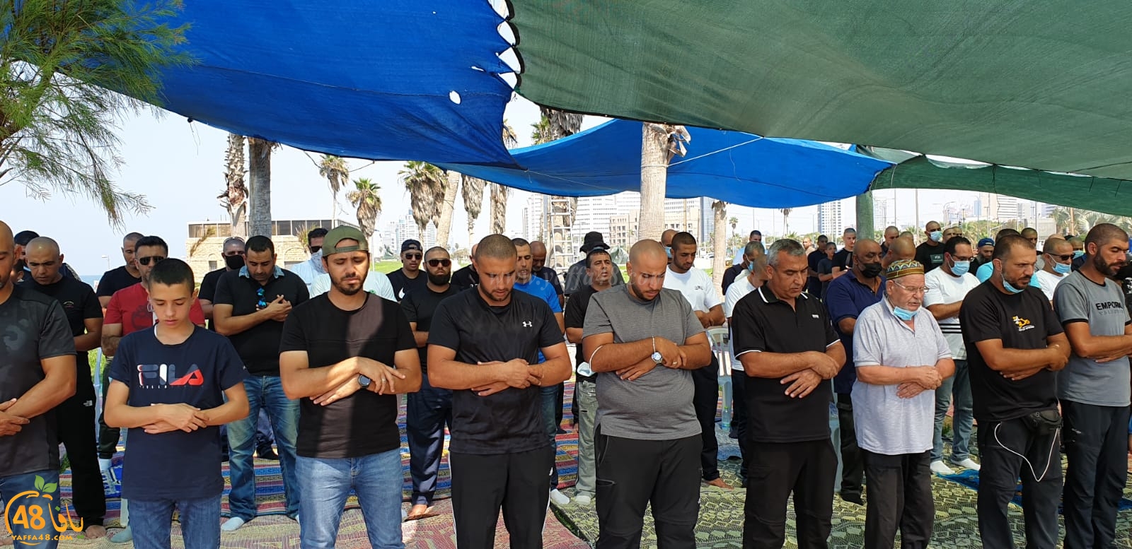 فيديو: صلاة الجمعة من أمام مقبرة الاسعاف الاسلامية للشيخ عصام سطل 